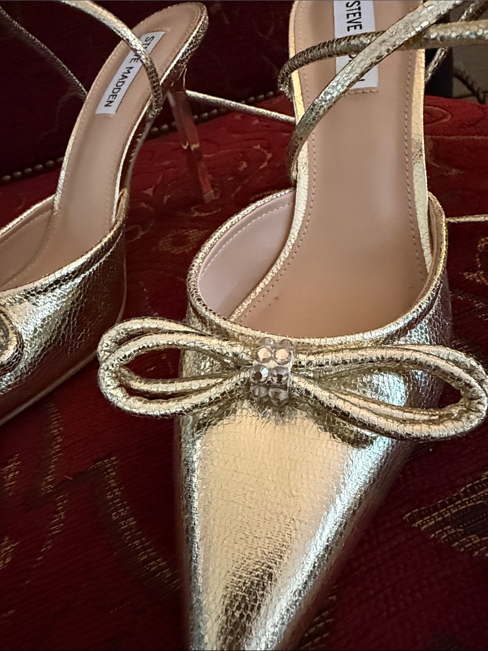 Gold Pointed-Toe Slingback Heels with Bow - Picture 3 of 8
